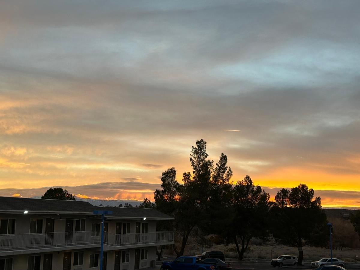 Motel 6 Victorville Exterior photo