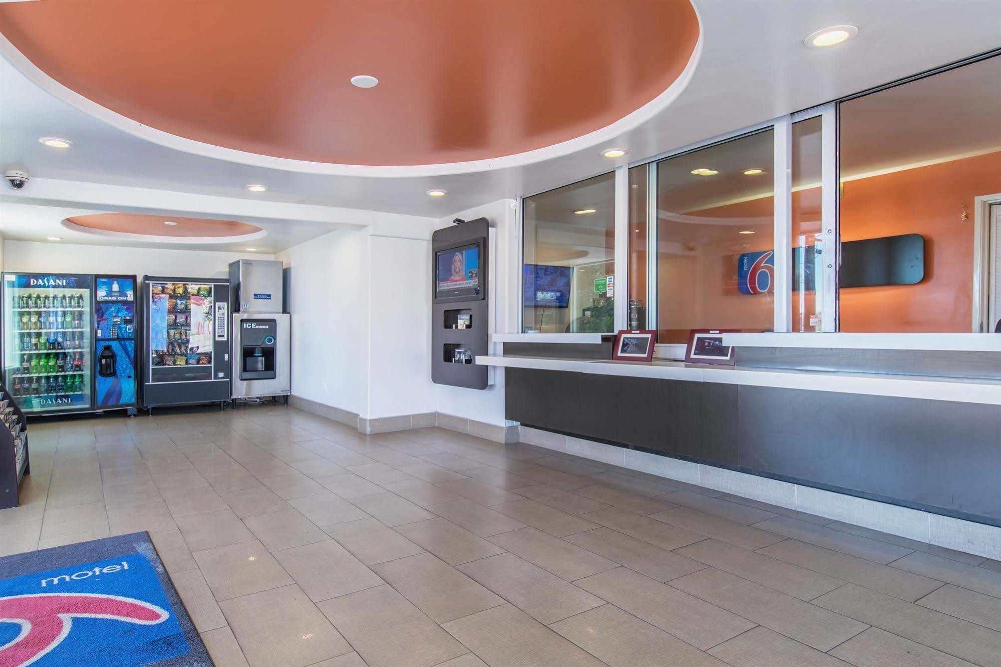 Motel 6 Victorville Exterior photo