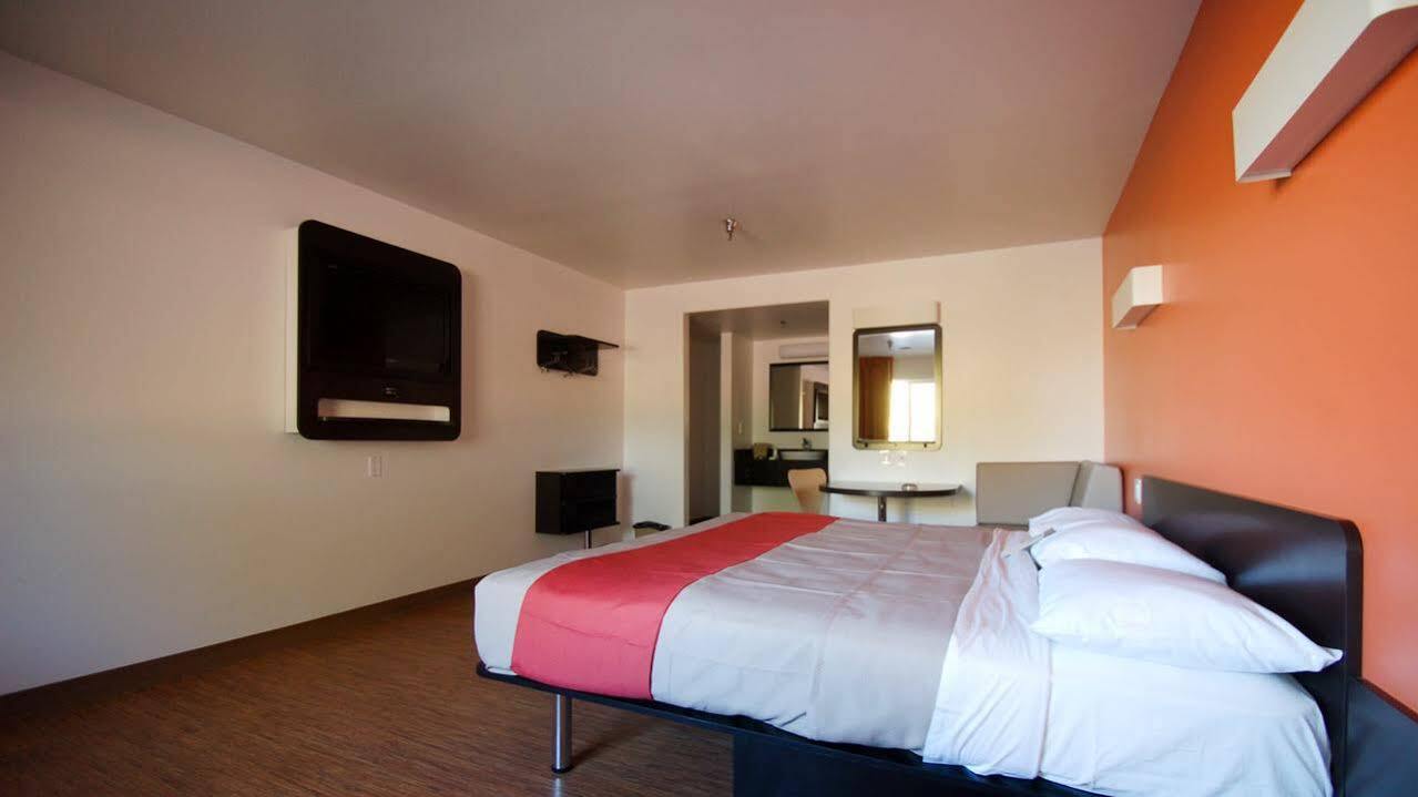 Motel 6 Victorville Exterior photo